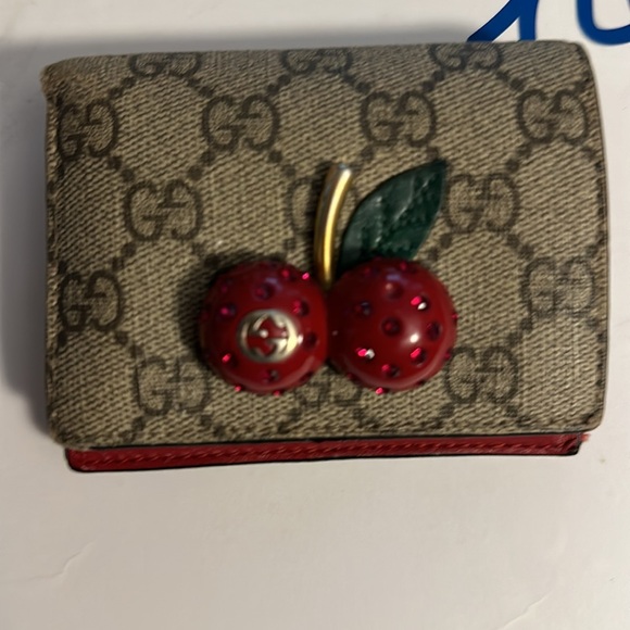 GUCCI GG Supreme Cherry PVC Leather Compact Bifold Wallet - Picture 4 of 6